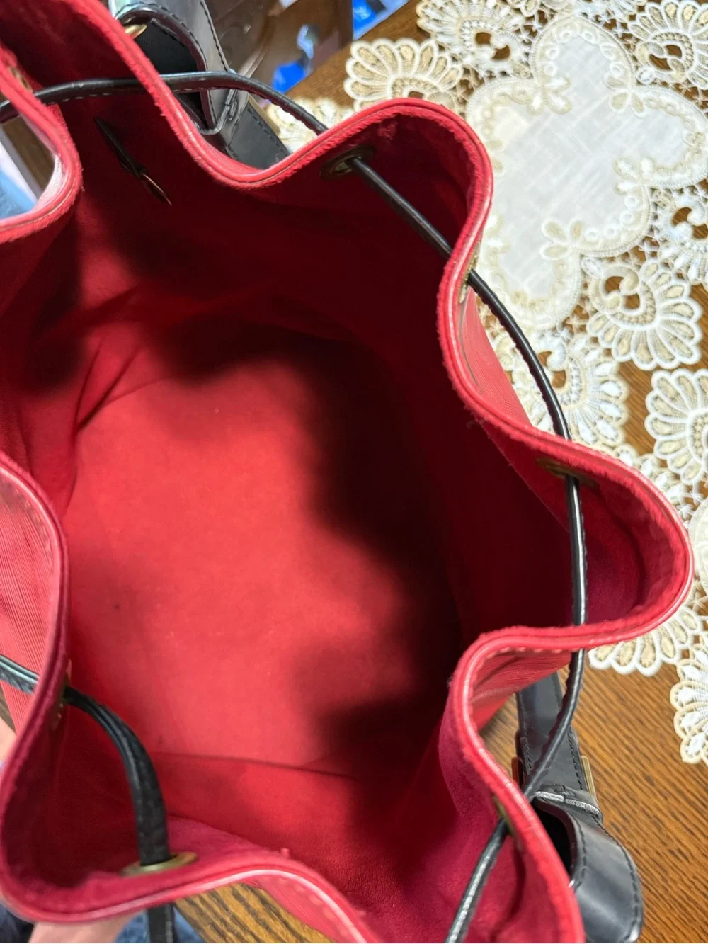 Louis Vuitton Noe PM Red and Black Epi Drawstring Bucket Bag - Picture 9 of 12